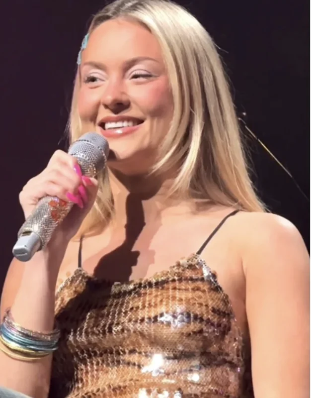 Zara Larsson wearing Priscavera